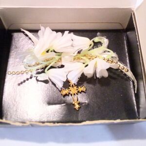 Vintage Avon Season of Lilies Pin 1995 Christian Religious